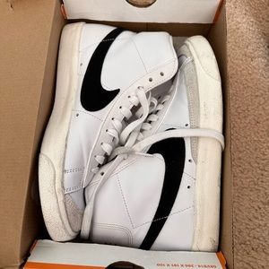 Nike Blazer Mid '77
Women's Shoes